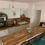 Au Coeur Du Village - Wifi & Clim Apartment Remoulins