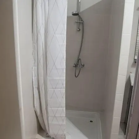 Au Coeur Du Village - Wifi & Clim Apartament Remoulins